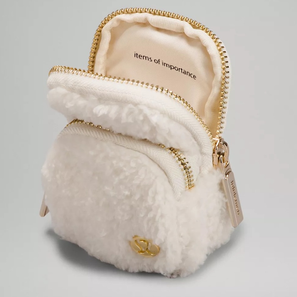 Lululemon Nano Clip On Backpack White Fleece Nwt - Picture 3 of 5